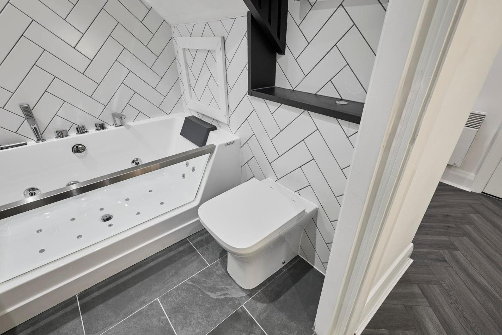Host & Stay - Queen Square Hideaway Liverpool Exterior photo